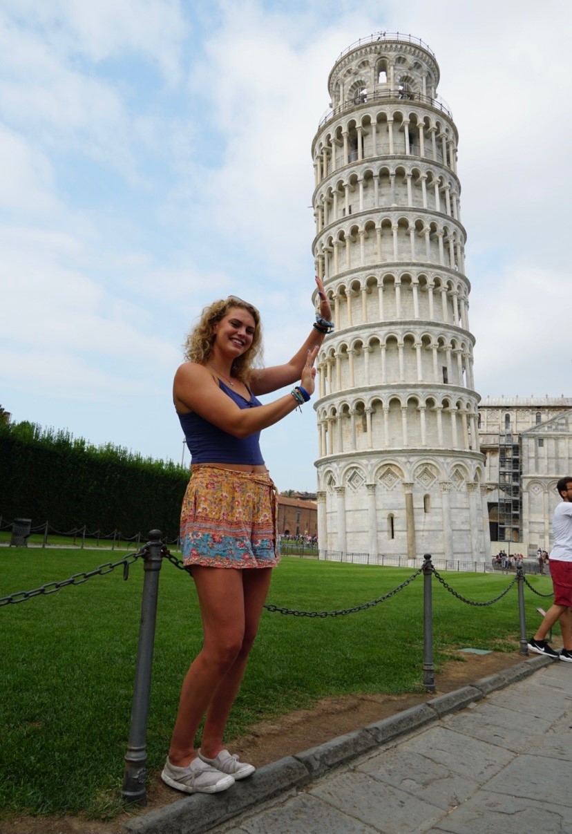 Sam Donohoe '21 at the leaning tower of Pisa during her study abroad program. (submitted photo)